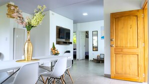 Dining - Chalet - private farm ideal for families near the Coffee Park Eje Cafetero (Quimbaya)