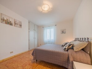 2 bedrooms, internet