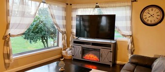 Charming 3-bedroom Farmhouse with AC and Wifi in Willamette Valley Wine Country