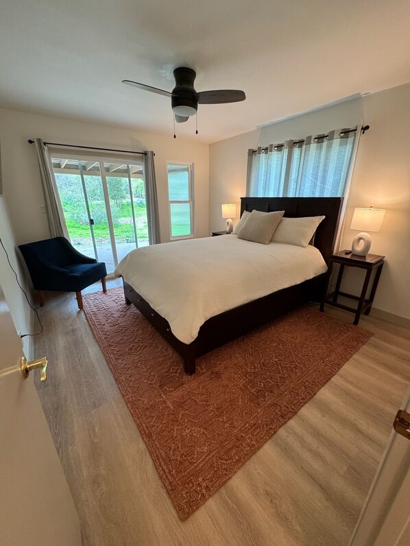 4 عدّة غرف نوم وواي فاي وملاءات أسرّة