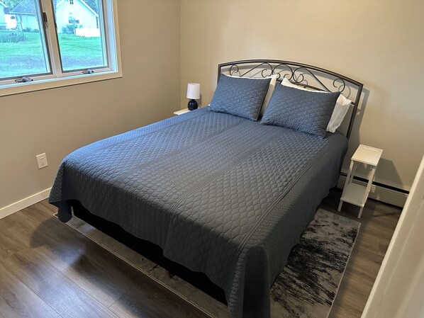 3 chambres, fer et planche à repasser, Wi-Fi gratuit, draps fournis