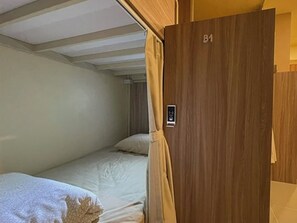 Female Dormitory Room | Vista dalla camera