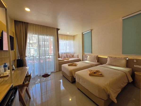 Exclusive Triple Room, Multiple Bedrooms | Hypo-allergenic bedding, free WiFi, bed sheets - The Rock Patong Comfort Stay (Patong)