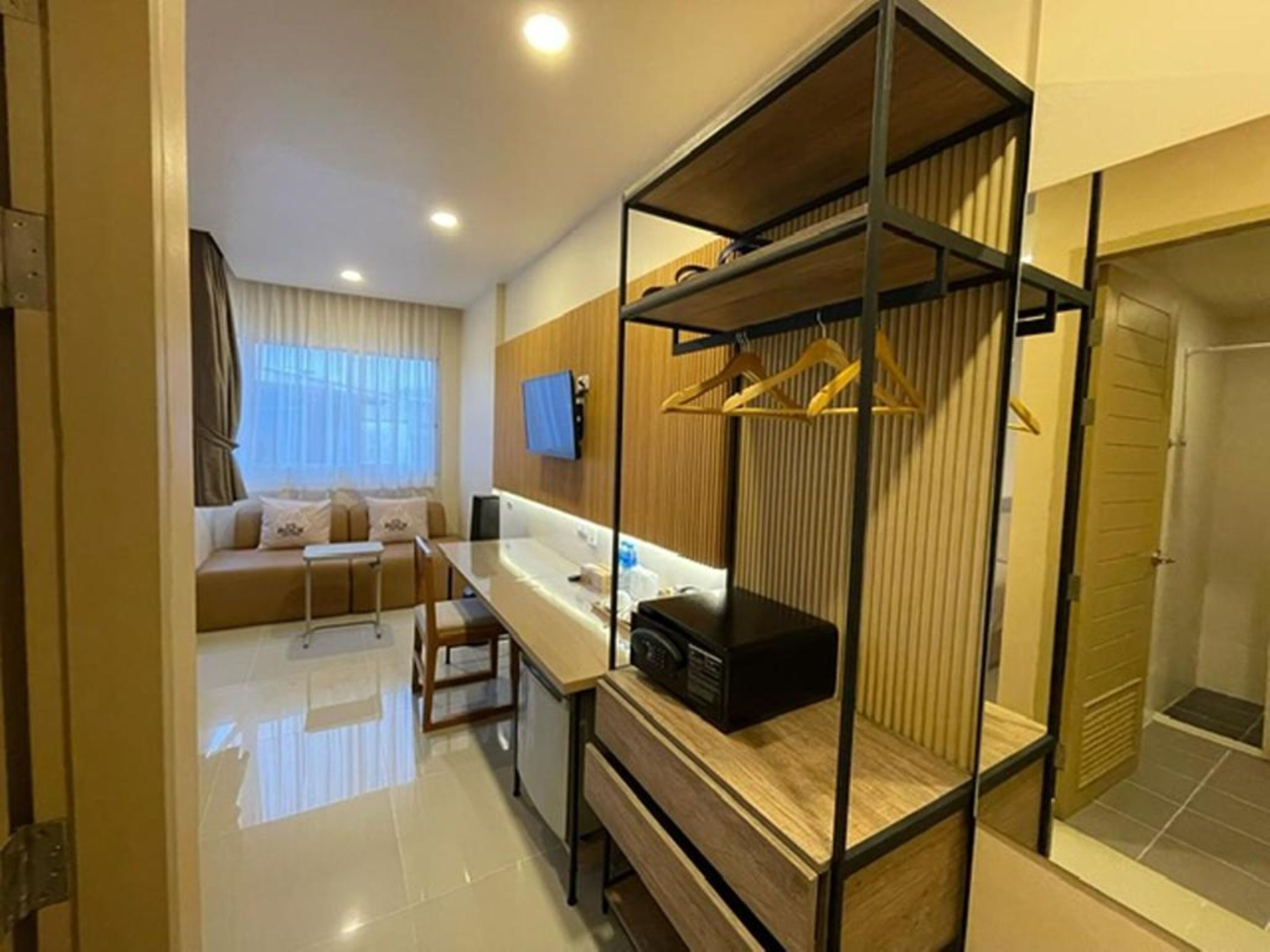 Family Room, Multiple Beds, Non Smoking, Private Bathroom | Premium bedding, free WiFi, bed sheets