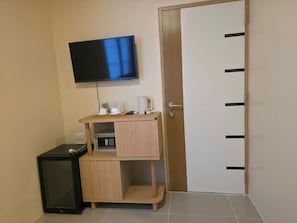 Studio, 1 Twin Bed | Hypo-allergenic bedding, in-room safe, individually decorated - The Rock Patong Comfort Stay (Patong)