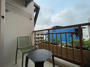 Deluxe Double Room, 1 King Bed, Balcony | Hypo-allergenic bedding, in-room safe, individually decorated - The Rock Patong Comfort Stay (Patong)