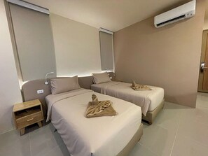 View from room - The Rock Patong Comfort Stay (Patong)