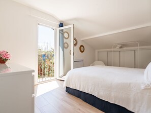 3 bedrooms, Internet