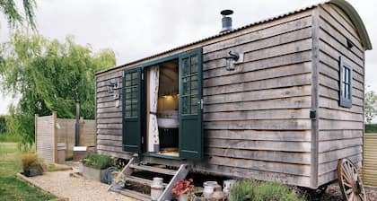 Lillie's Shepherd's Hut - Wellness & Hot Tub