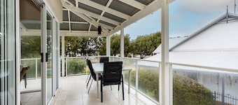 Lovely 4 bedroom home with resort amenities