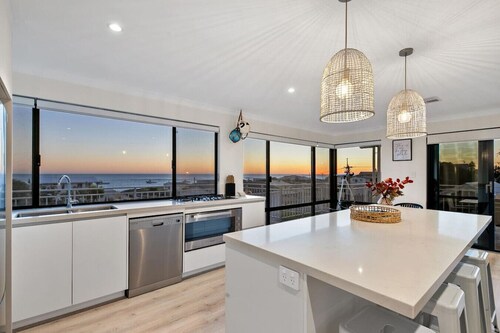 Wildwood, ocean views to the horizon