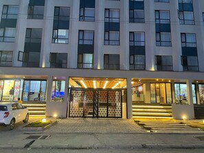 Exterior detail - RnM Haven in Tsavo Apartments 13kms from JKIA
Walk to Stylish,Clean & Comfy Stay (Nairobi)