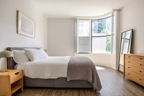 2 bedrooms, iron/ironing board, WiFi, bed sheets - Blueground | Marina Del Rey, pool & w/d, nr beach (Los Angeles)