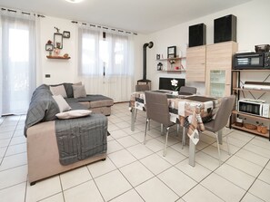 TV - Casa Rigo by Interhome (Porto Valtravaglia)