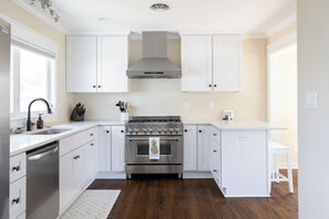 Fridge, microwave, oven, stovetop - Coastal Retreat w/ Boat Parking and Large Private Backyard (Beaufort)