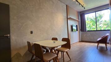 Apartment | Dining