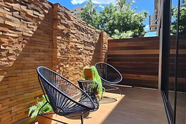 Basic Apartment | Terrace/patio