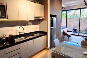 基本公寓 | 私人廚房 | 雪櫃、微波爐、爐具、廚房用具/餐具/器皿