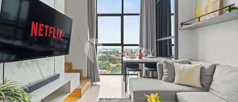 Apartment, 1 Bedroom, City View | Living area