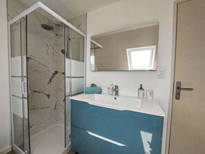Hair dryer - La Trélennoise by Interhome (Plonéour-Lanvern)