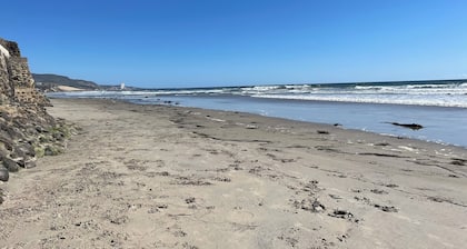 Cozy Rustic Boutique 1BR wLoft Ocean Views Steps to Beach
