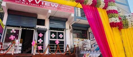 Façana frontal de l'allotjament