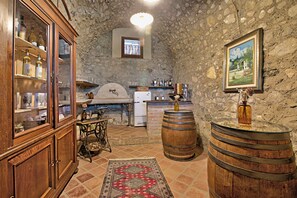 Interior - Agriturismo Apartm Vittoriale heated pool, Padenghe sul Garda, Italy (Padenghe sul Garda)