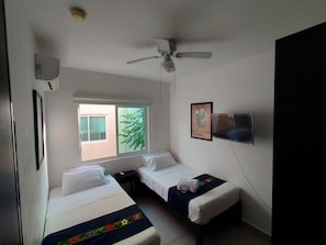 Familienapartment, Nichtraucher, Haustiere nicht gestattet | 3 Schlafzimmer, Verdunkelungsvorhänge, Bügeleisen/Bügelbrett