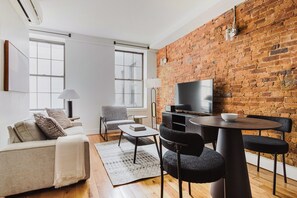 Télévision, chaîne hi-fi