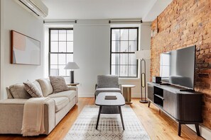 Télévision, chaîne hi-fi