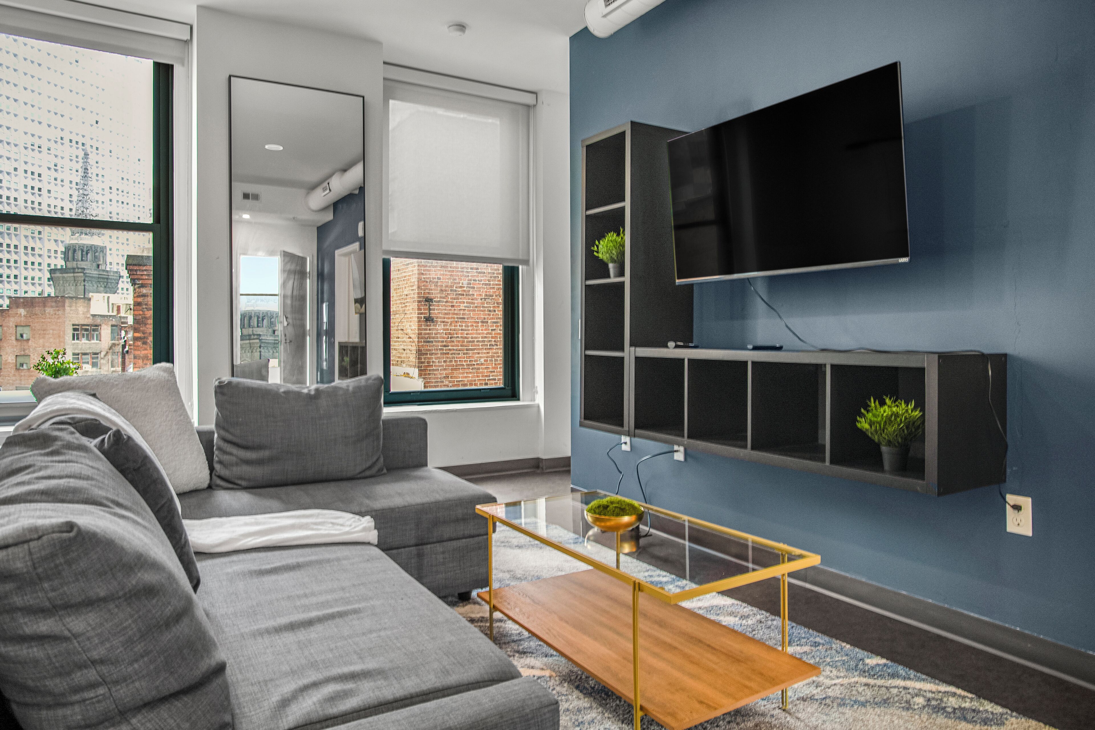 Departamento Deluxe, 1 habitación, para no fumadores | Área de sala de estar | Smart TV de 43 pulgadas con canales digitales, Netflix y Hulu 