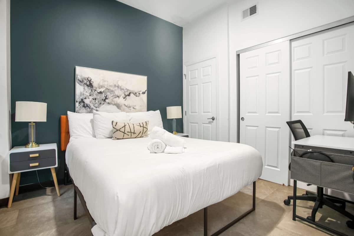 Appartement Deluxe, 1 chambre, non-fumeurs | 1 chambre, bureau, espace de travail pour ordinateur portable