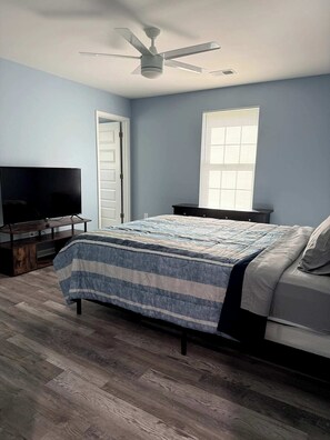 3 bedrooms, iron/ironing board, WiFi, bed sheets