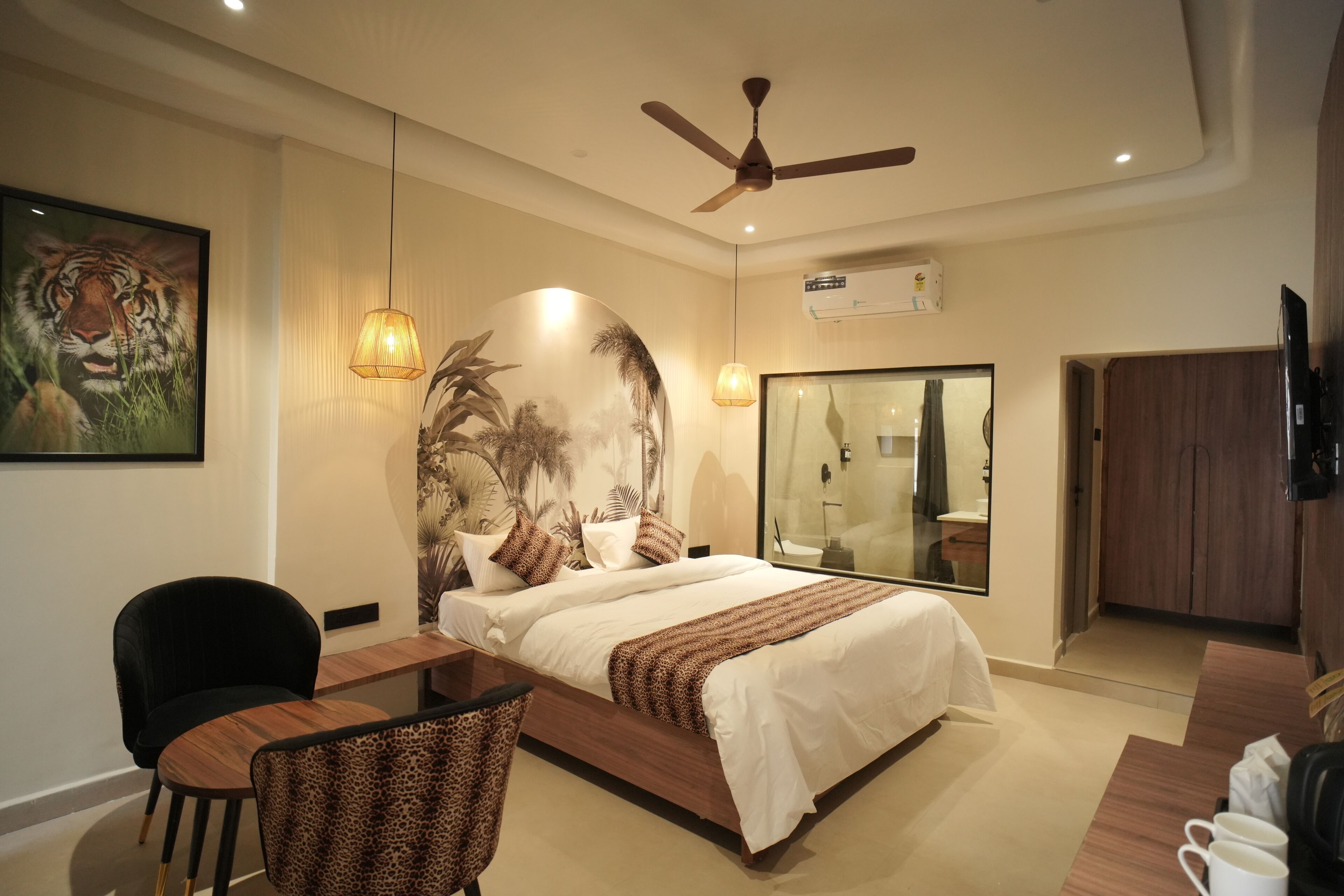 Quarto casal luxo | Wi-Fi de cortesia, roupa de cama