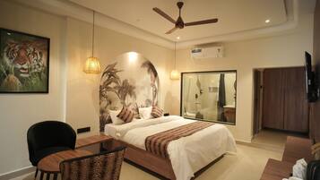 Quarto casal luxo | Wi-Fi de cortesia, roupa de cama