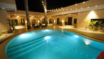 5 piscinas externas
