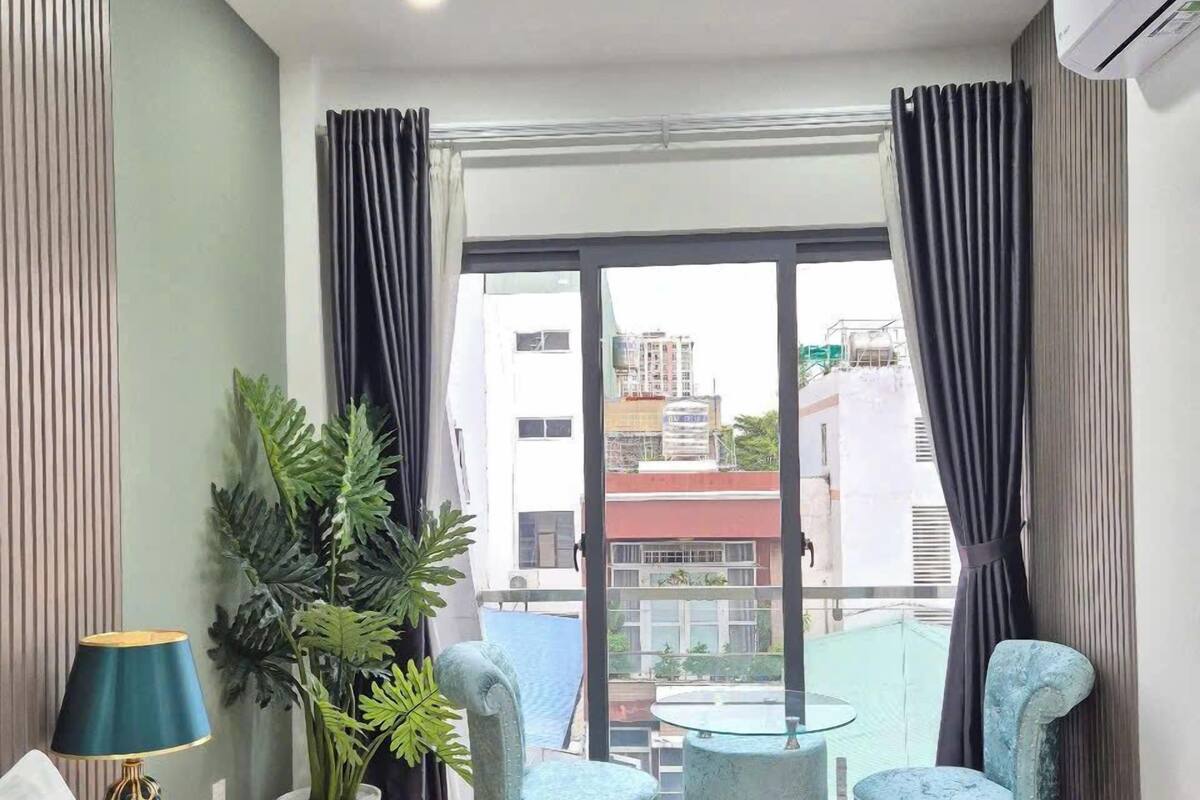 Habitación doble Deluxe, balcón | Escritorio, cortinas blackout, insonorización y wifi gratis