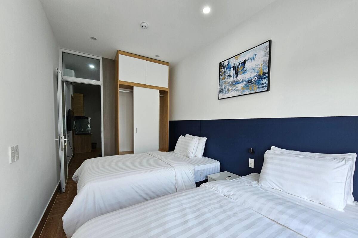 Standard Twin Room | 1 bedroom, desk, blackout curtains, soundproofing