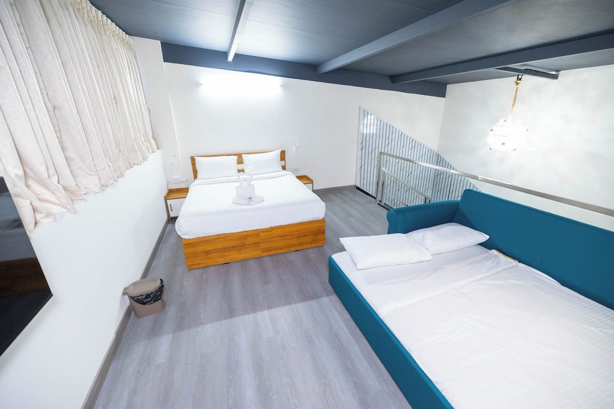 Suite Luxury, vista città | 1 camera, ferro/asse da stiro, Wi-Fi gratuito