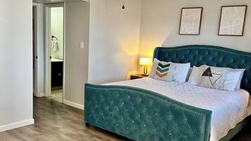 2 habitaciones, tabla de planchar con plancha, wifi y ropa de cama