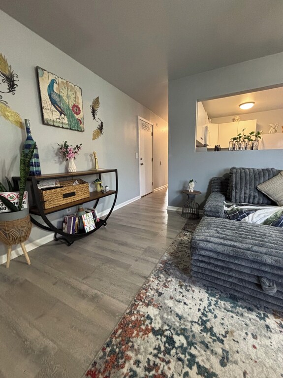 Charming Feathers Theme Home, King Bed, 2-bedroom House In Aurora With Wifi - Oswego, IL