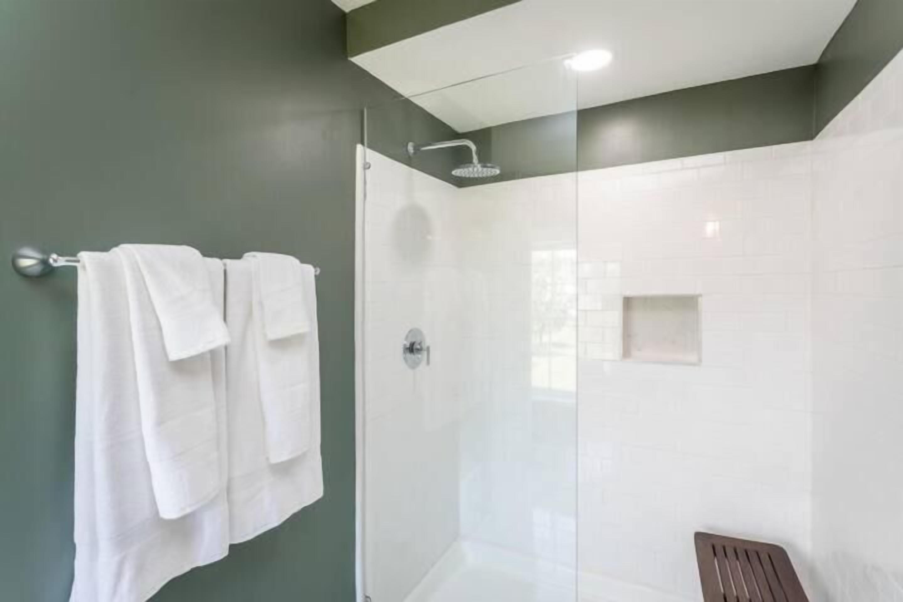 Shower, towels, shampoo