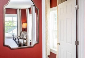 WiFi, bed sheets - 1BR suite w/ Wifi & workspace (Luray)