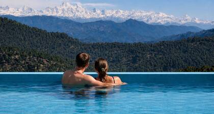 Spellmount - Himalayan View Infinity Pool Resort In Kausani