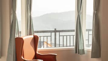Himalaya View Luxury Cottage with Private Balcony | Balcony