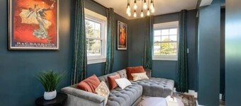 1BR suite w/ porch & mountain views