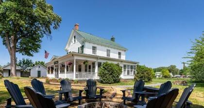 Elegant Retreat w/Vintage Charm & Modern Comforts