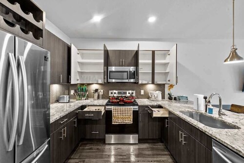 Apt 346 · Luxury King Free Parking Hwy121