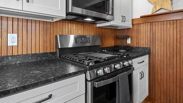 Réfrigérateur, micro-ondes, four, lave-vaisselle