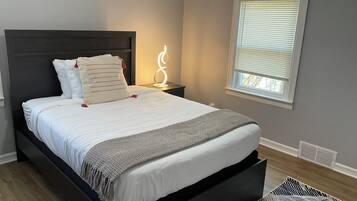 4 bedrooms, iron/ironing board, travel cot, free WiFi